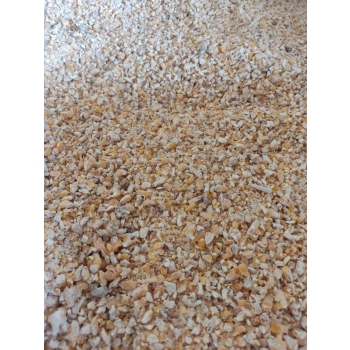 KUKURYDZA ćwiartki walcowana gnieciona 20kg SUPER